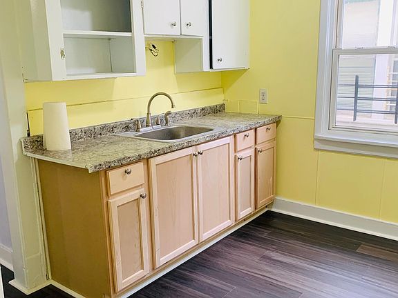2nd image of 2868 Bailey Ave