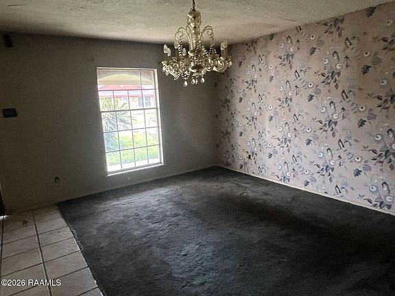 3rd image of 217 Staten St