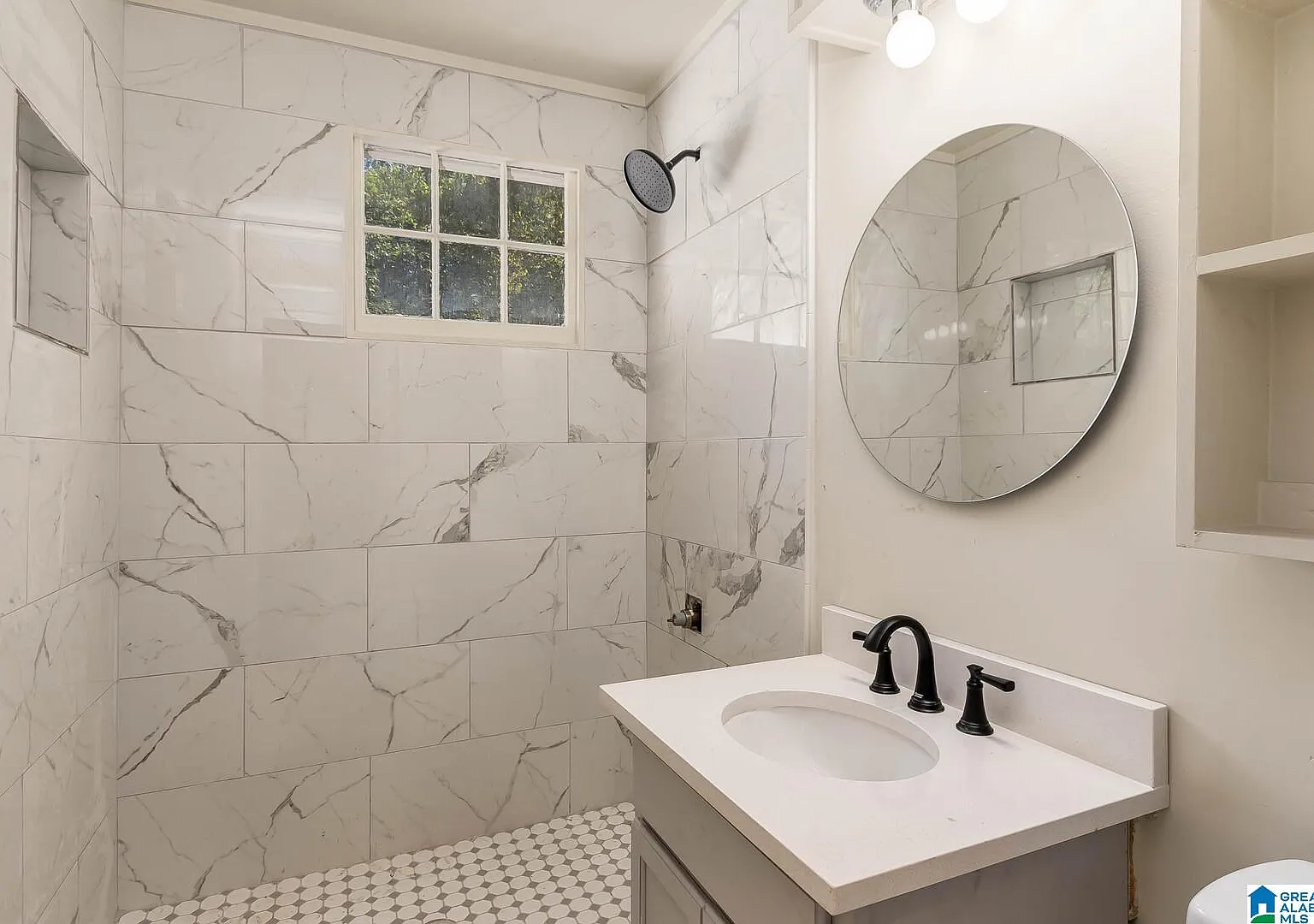 3 bed, 2.0 bath, $2,400 — Photo 3