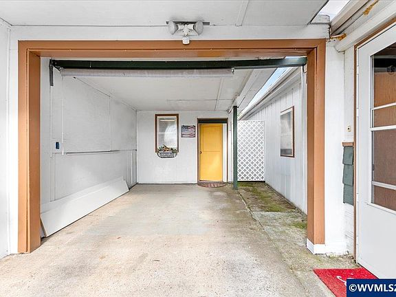 4th image of 612 N Cascade Dr Unit 13