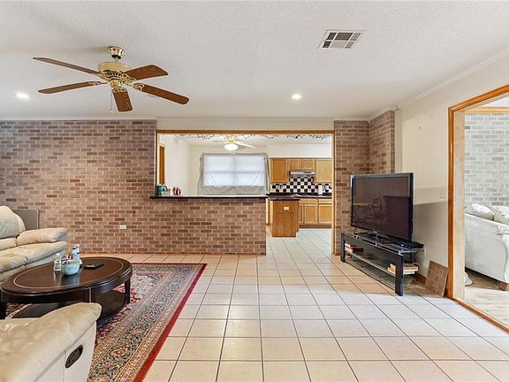 4th image of 5378 Chamberlain Dr