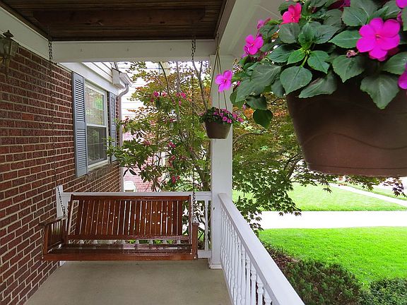 4th image of 3775 Thornton Dr
