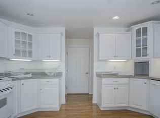 1195 Blue Heron Dr, Saginaw, MI