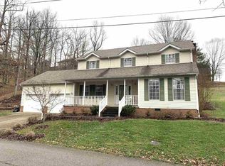 8 Persimmon Ln, Huntington, WV 25701