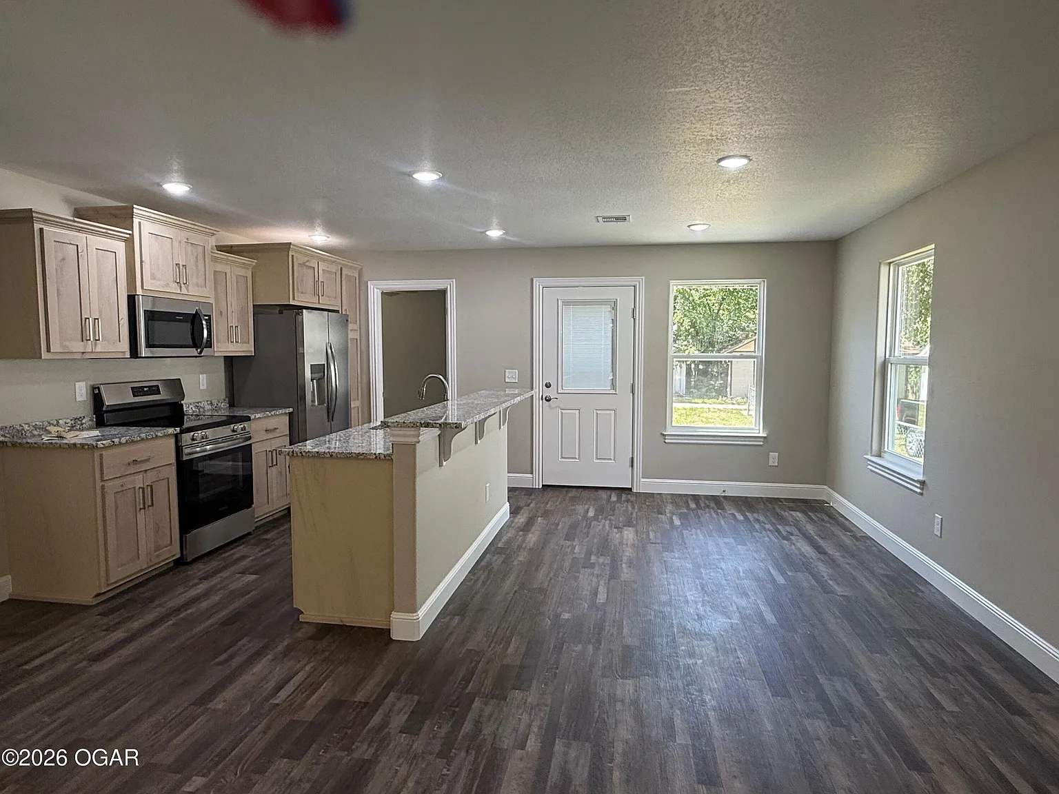 3 bed, 2.0 bath, 1250 sqft, $1,500 — Photo 3