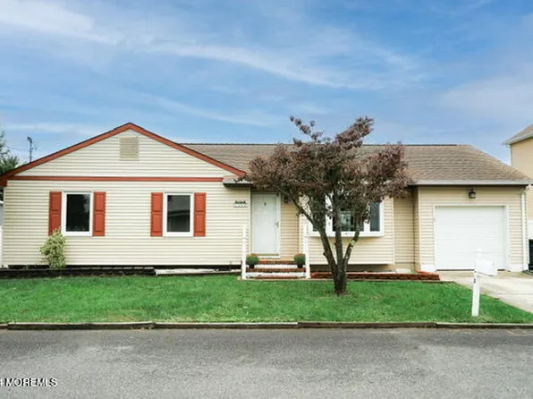 1220 Neptune Avenue, Beachwood, NJ 08722