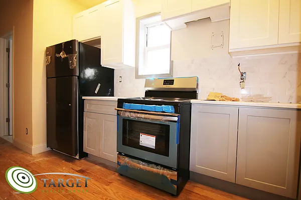 Rented by Target Realty Group | media 2