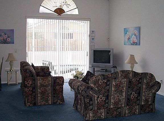 4th image of 2942 Dickens Cir
