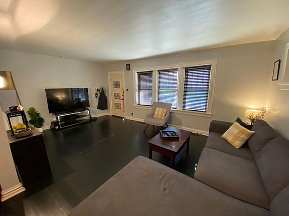 3rd image of 3526 Lawn Ave #B