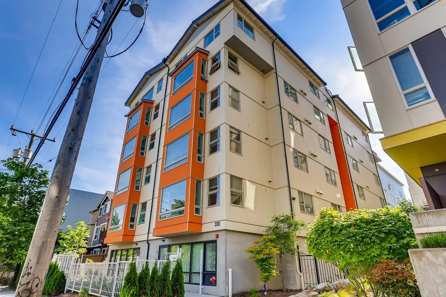 2 bed, 860 sqft, $2,600 — Photo 1