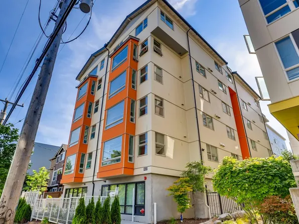 4521 8th Ave NE #504, Seattle, WA 98105