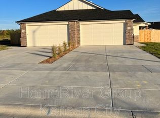 5748 E Bristol St, Bel Aire, KS 67220