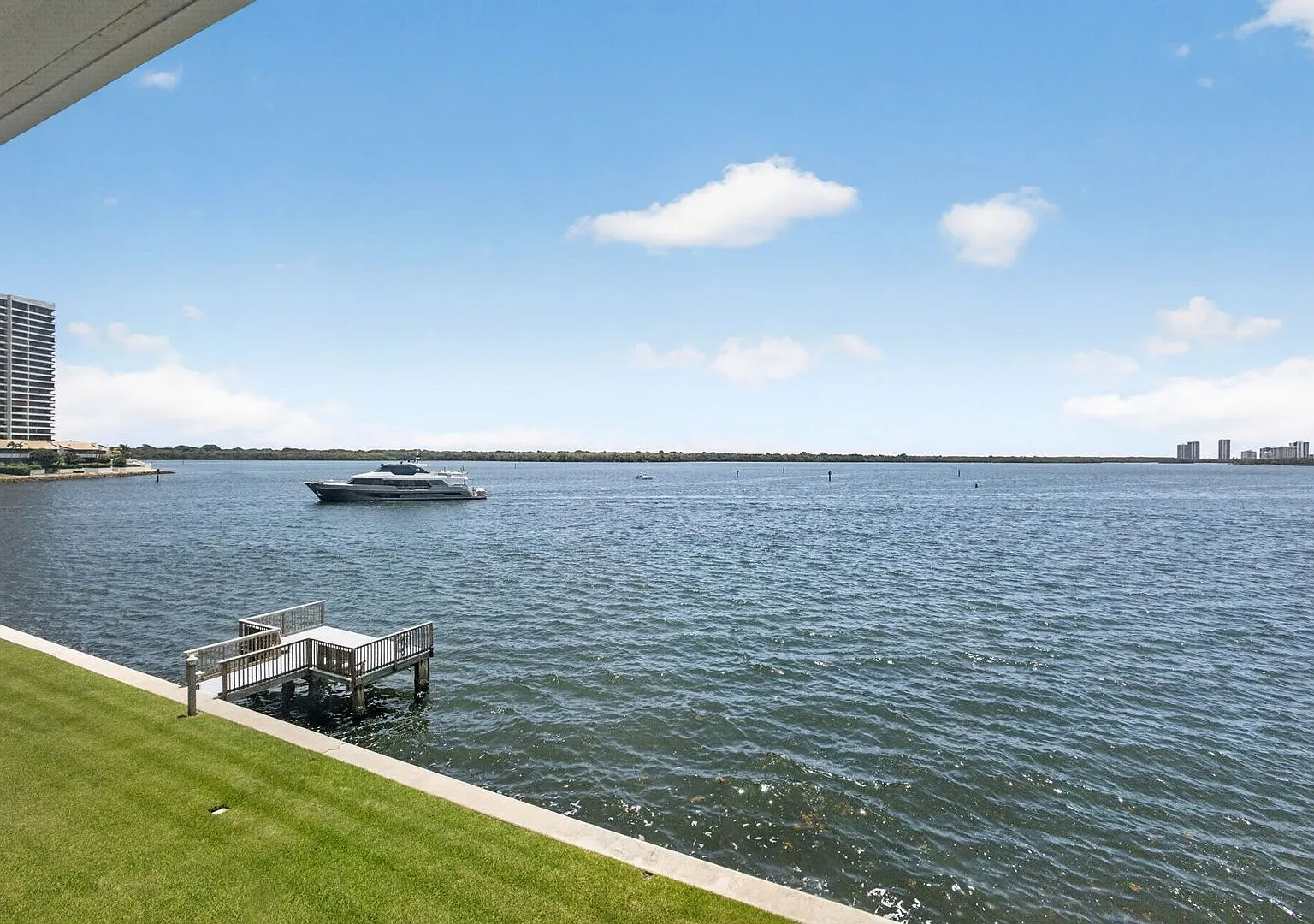 55+ 1 Bed, 1 Bath Condo North Palm Beach — Photo 1