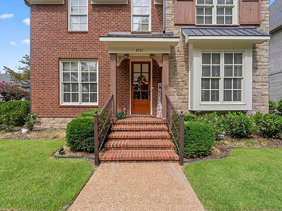 2nd image of 4561 W Woodlawn Cir