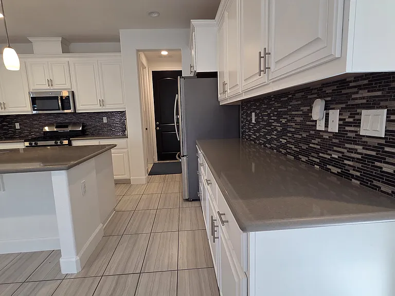 953 Kennedy Dr — Photo 21