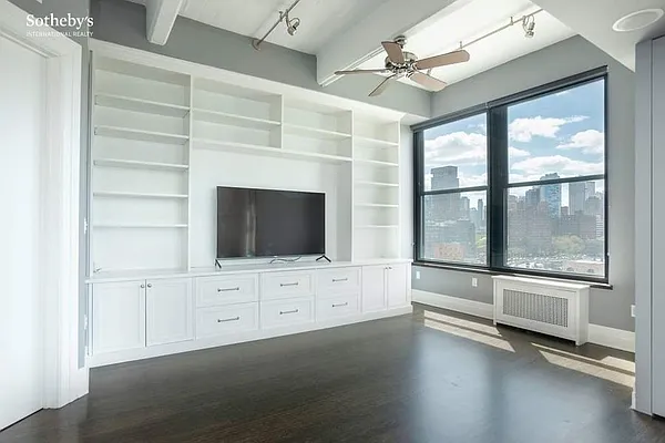 Sold by Sotheby's International Realty | media 12