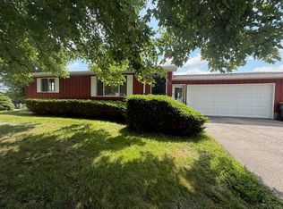 925 2nd St NW, Waukon, IA 52172