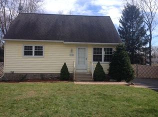 16 Oak Dr, Mountain Top, PA 18707