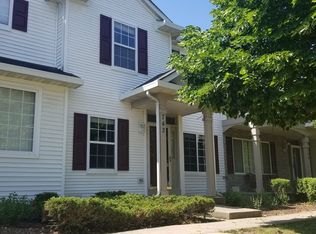 742 County Line Rd, Aurora, IL 60502