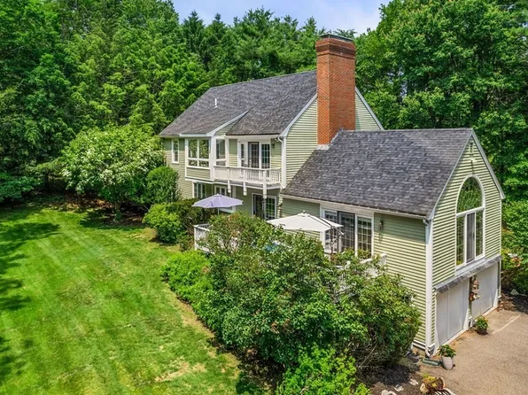 419 Middle St, West Newbury, MA 01985