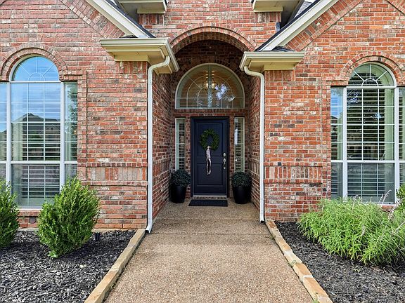 3rd image of 953 Monarch Way