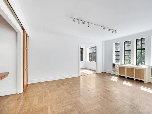 116 Pinehurst Ave APT R32, Manhattan, NY 10033