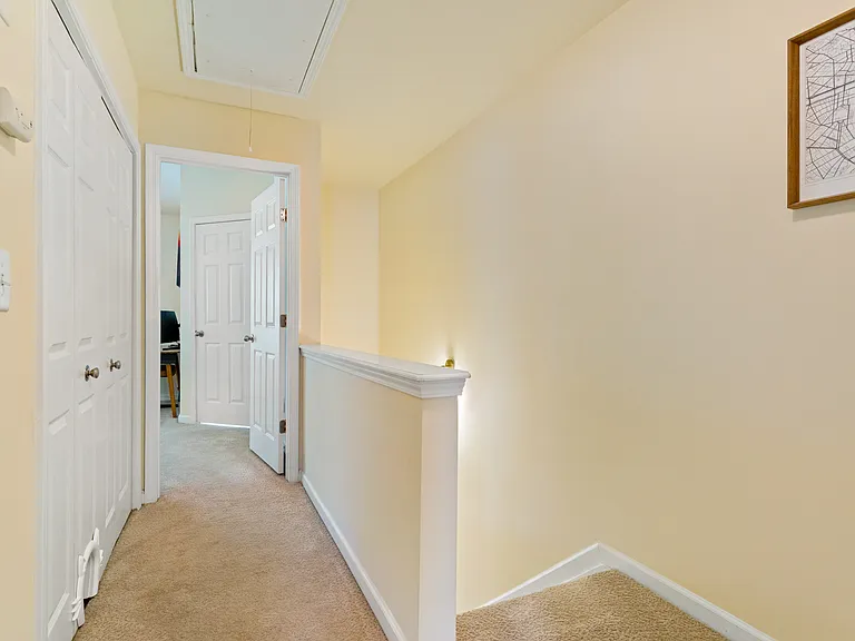 Pecan Knoll Dr — Photo 28