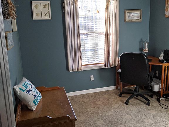 Computer room/additional bedroom