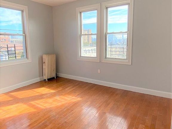 3rd image of 401 6th St APT 9