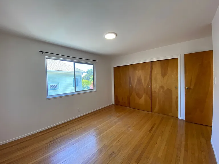 1642 Harmon St — Photo 8