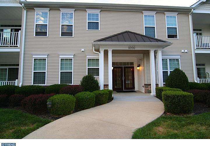 1st image of 1201 Poplar St