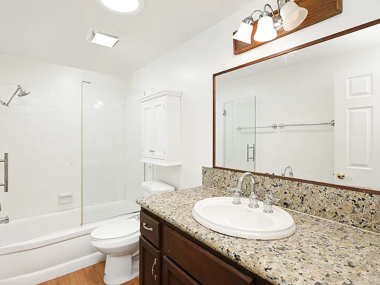 352 S Pine St — Photo 20