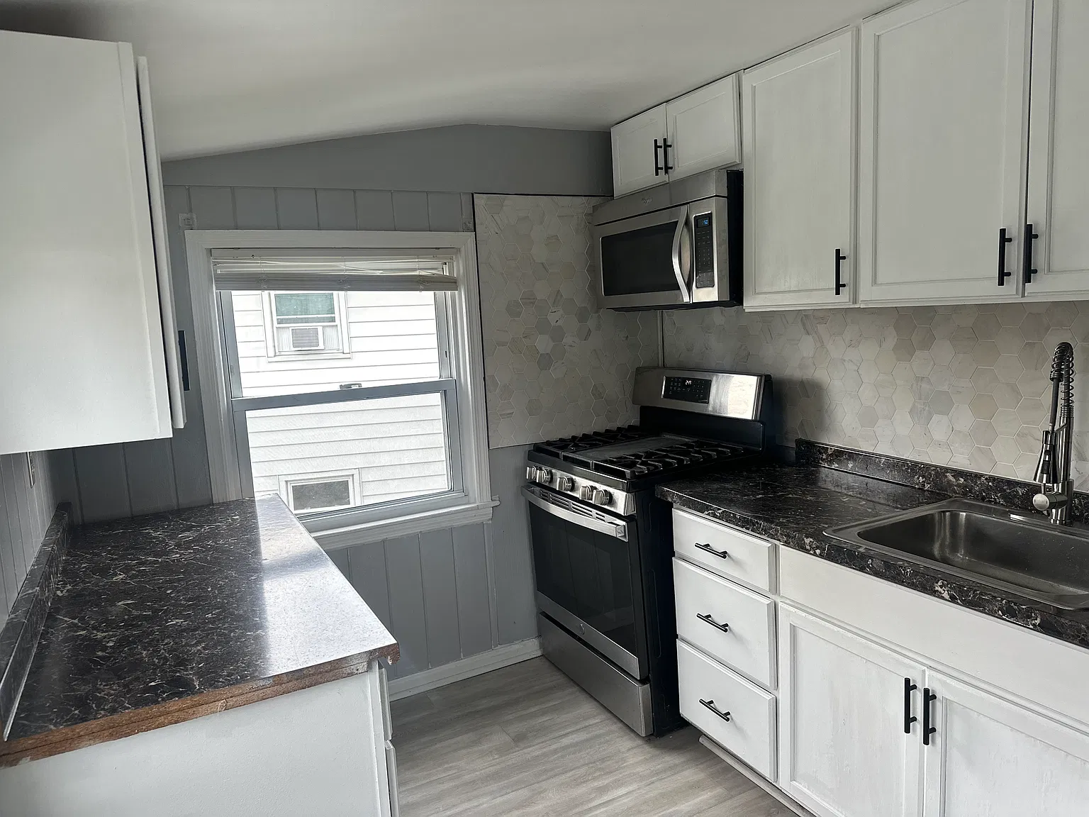 2 bed, 1324 sqft, $1,900 — Photo 3