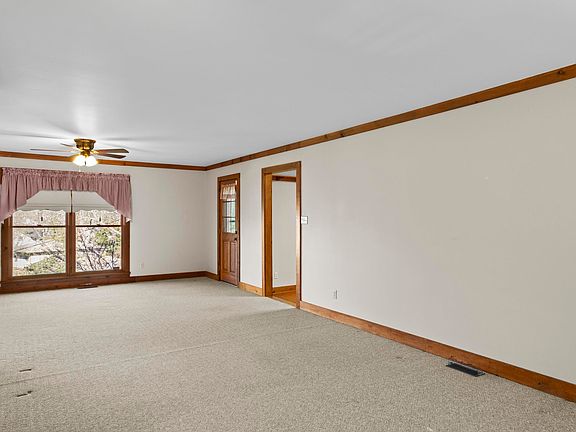 4th image of 1204 N Point Ln