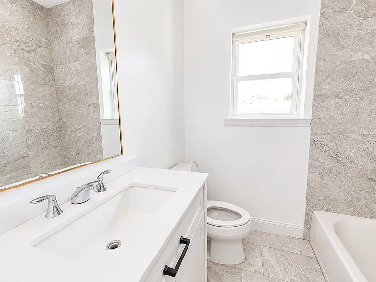 25 Knesel St #2 — Photo 14