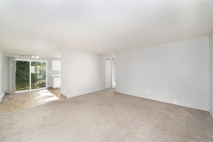 8332 SW 21st Ave #9 — Photo 7