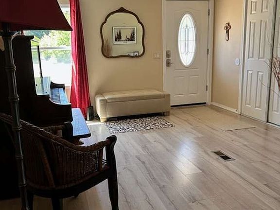 5th image of 1300 NW 384th Cir
