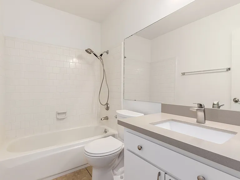 2324 E Palmcroft Dr — Photo 17