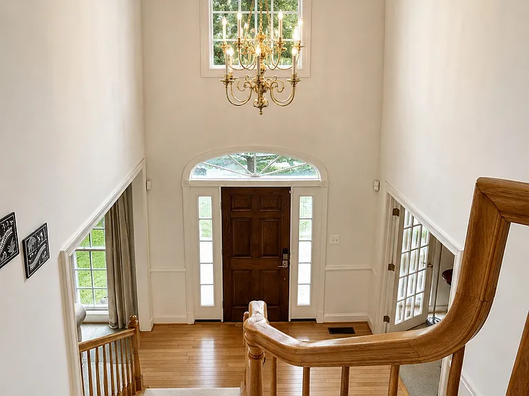 12443 Falconbridge Dr — Photo 2