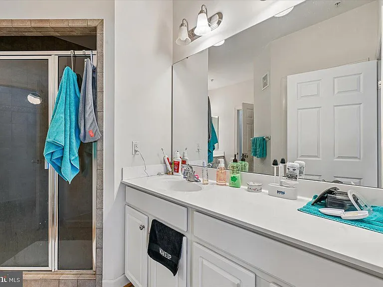 5722 Callcott Way #B — Photo 16