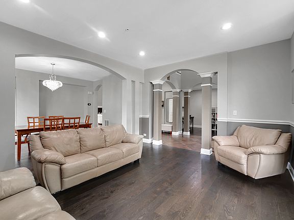 5th image of 1344 Essex Dr