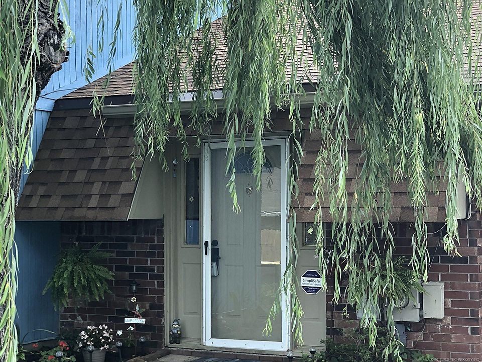 1st image of 14243 S Hickory Pl E