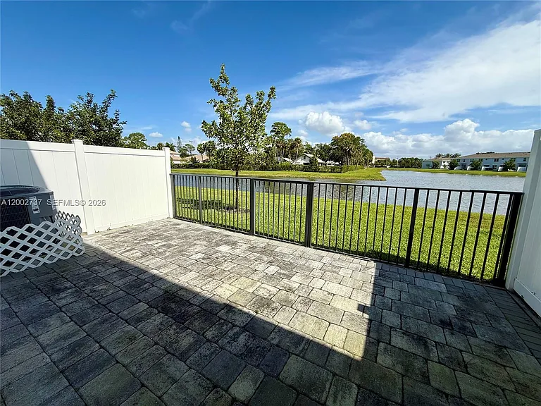 6939 Harbours Edge Ave #6939 — Photo 5
