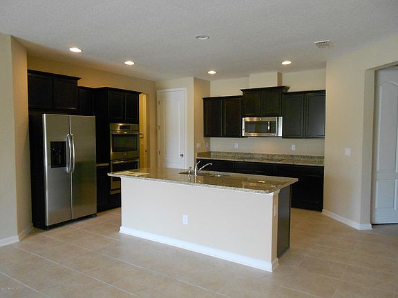 3rd image of 15907 LEXINGTON PARK Boulevard #294
