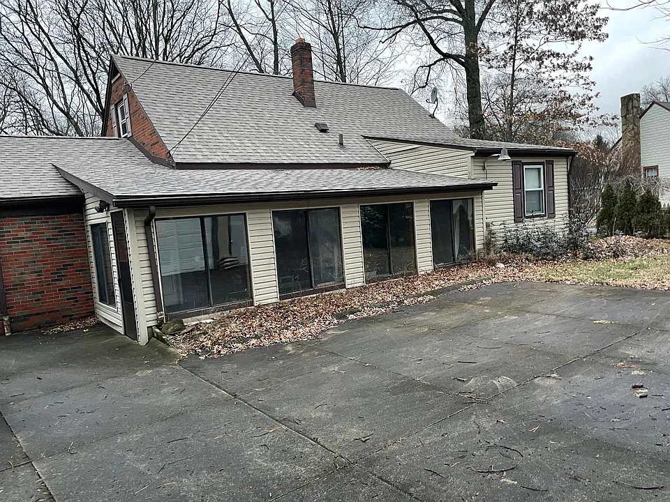 2859 Landon Dr