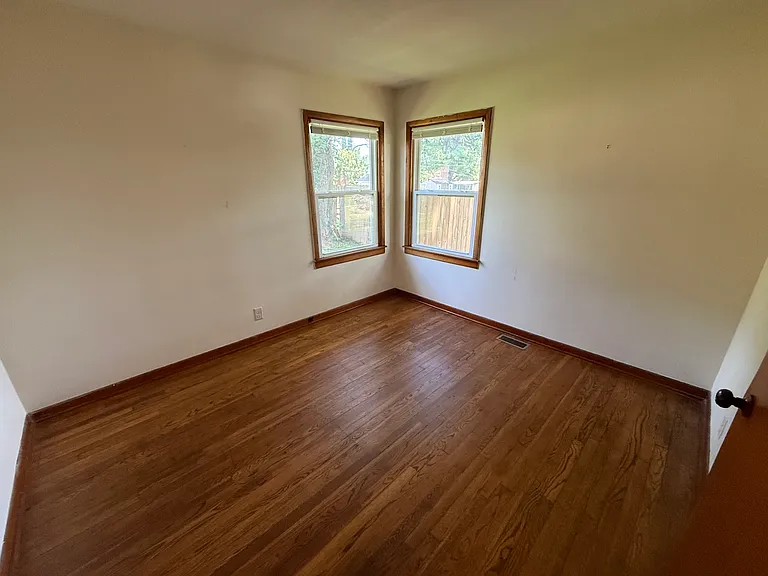234 Lincoln St — Photo 13