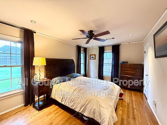 4th image of 9450 Thornberry Ln
