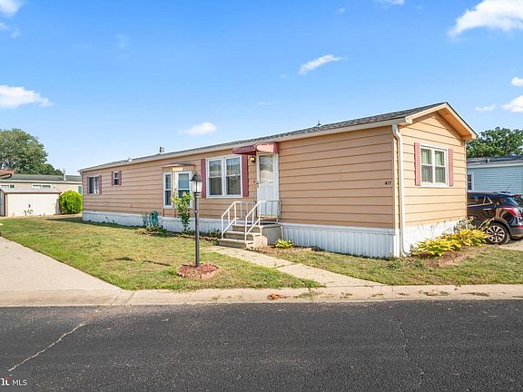3rd image of 417 Captain Smith Ln