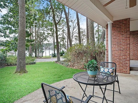 4th image of 15788 Lakeway Dr