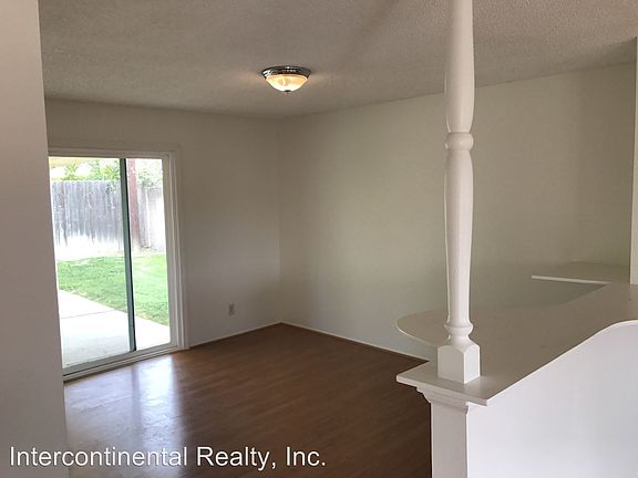 4th image of 1590 Wolverton Ave